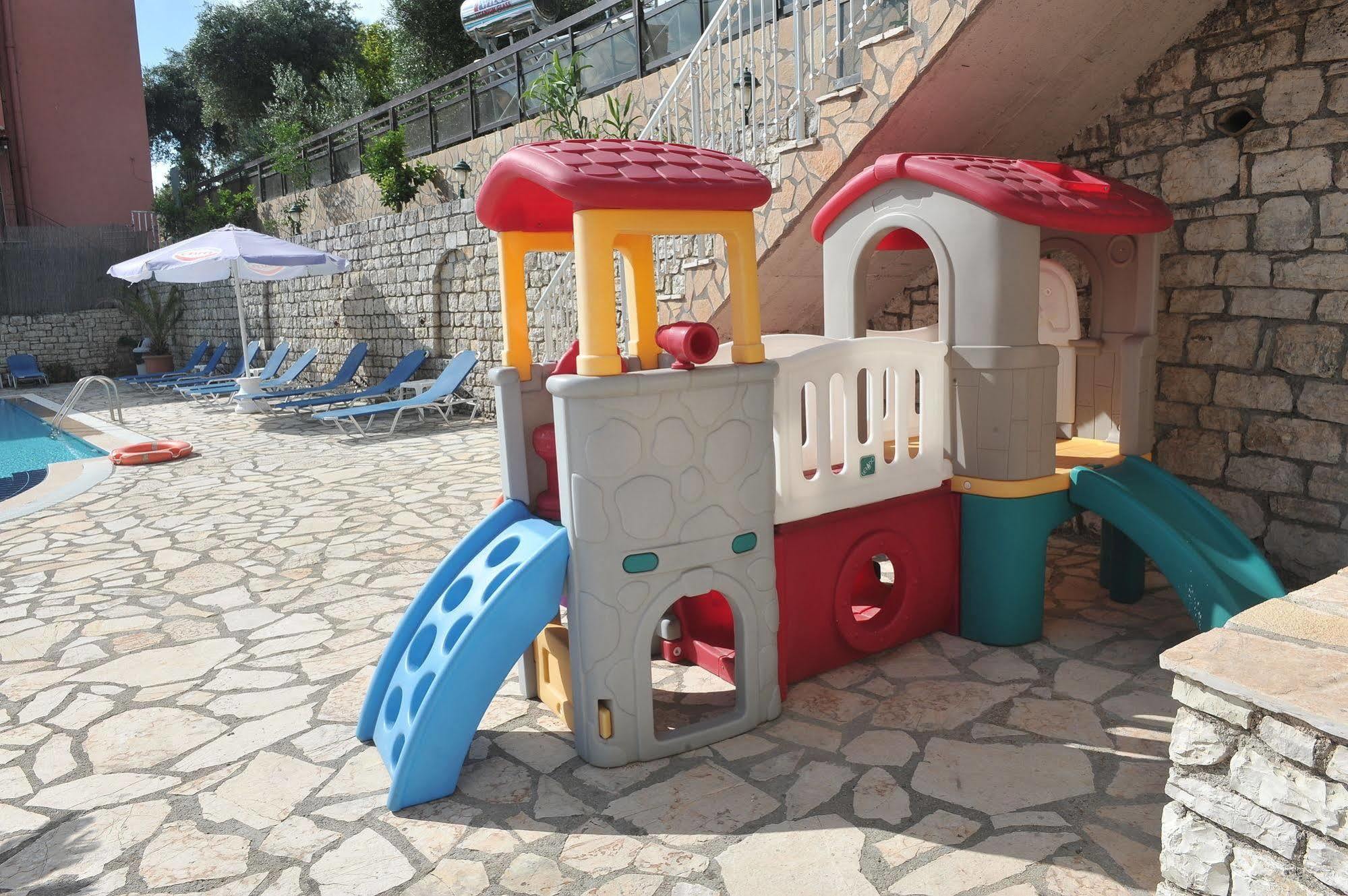 Kerkyra Beach Hotel & Apartments Benitses  Exterior foto